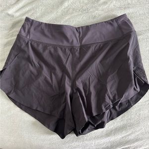 Athleta run with it short